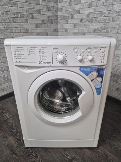 Стиральная машина Indesit IWSC 6105